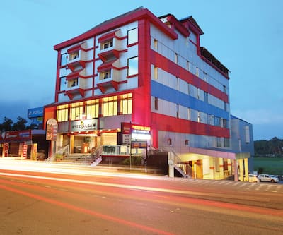 https://imgcld.yatra.com/ytimages/image/upload/t_hotel_yatra_city_desktop/v1470729000/Domestic Hotels/Hotels_Adoor/Sreevalsam Residency/Overview.jpg